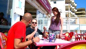 Hanna Montada'Nın Ilk Porno Videosu, Büyük Doğal Göğüslerini Ve Poposunu Sergiliyor