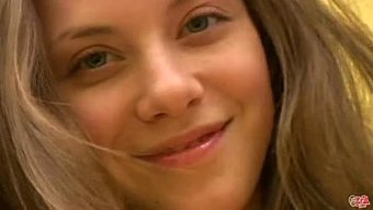 Anita Silver'In Baştan Çıkarıcı Striptiz Videosu