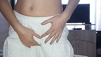 Oda Arkadaşımı Sikerken Neredeyse Kız Arkadaşım Tarafından Patlatıldım