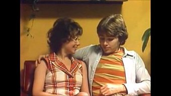 Georgina Spelvin'In Genç Bir Adamla Cunnilingus Seansı