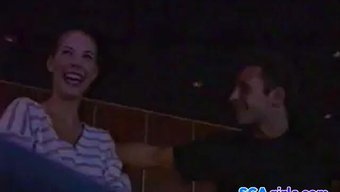 Lisa Sommer, Kısa Bir Röportajda Kariyerini Ve Moda Seçimlerini Tartışıyor