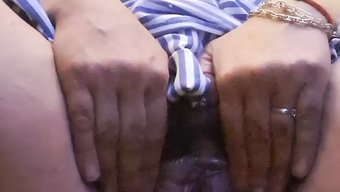 Sert Ve Azgın Erkeklerle En Üst Düzey Milf Am Şovunu Deneyimleyin