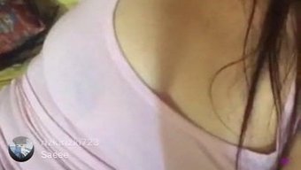 Büyüleyici Endonezyalı Tatlı Yaramaz Oluyor