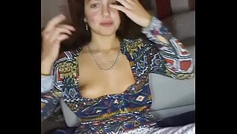 Kadın Mastürbasyon Meydan Okuması: Her Orgazmla Giysi Çıkarma