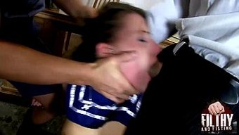 Nikky Thorne, Yoğun Fisting Ve Oral Oyunla Vahşi Bir Üçlüde