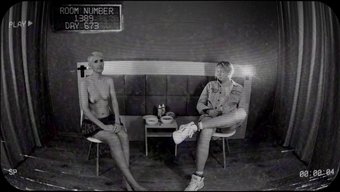 Isveçli Genç Vahşi Bir Yolculuk Yapıyor: 1389 Numaralı Odanın 673. Günü, Tıbbi Deney