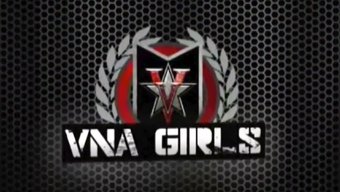 Olgun Kadınlar Charlee Chase Ve Amber Lynn Bach, Üçlüde Büyük Bir Penisi Zevkle Tatmin Ediyorlar