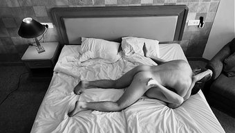 Kocamın Yerine Gelen Kişi Karımla Yakınlaşmaya Başladı.