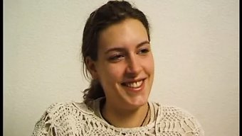 Alman Amatörünün Ilk Solo Performansı: Uyarıcı Ve Duygusal