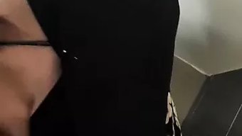 Üniversite Ofisinde Duygusal Bir Buluşma