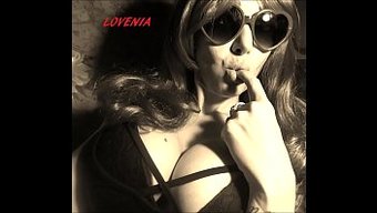 Olgun Karı Chantal, Anal Seks Öncesi Büyük Doğal Göğüsleriyle Kışkırtıyor