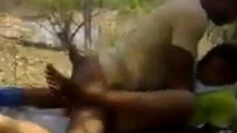 Hint Güzeli, 18 Yaşındaki Sevgilisiyle 69 Pozisyonunun Tadını Çıkarıyor