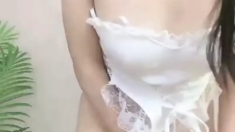 Çinli Güzellikle Duygusal Bir Buluşma