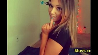 Genç Amatör, Popo Tıkaçlı Anal Oyuncakların Tadını Çıkarıyor