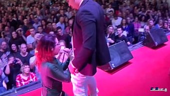 Barcelona'Da Baştan Çıkarıcı Bir Kadın Ve Victor Bloom Ile Gerçek Hayattaki Buluşma