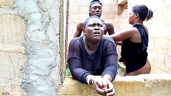 Hintli Porno Yıldızları Köyü Vahşi Bir Orgiye Davet Ediyorlar