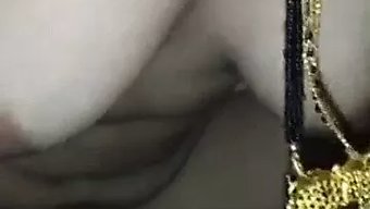 Büyük Doğal Göğüslü Karı, Arkadaşının Büyük Yarrağıyla Hardcore Seansda Sikişiyor