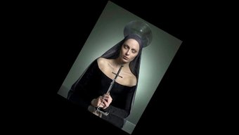 Hayırsever Kız Kardeş Bu Genç Derlemede Cömertliğini Paylaşıyor