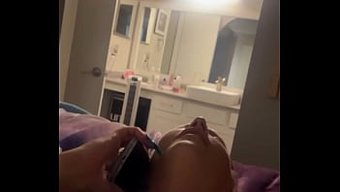 Mistress Delicious, Creampie Almadan Önce Oral Zevk Veriyor