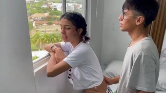 Üvey Kız Kardeşimi Baştan Çıkarıyorum Ve Ona Tutkulu Bir Sevişme Seansı Veriyorum