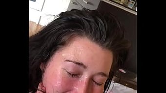 Anne Frank'In Genç Kız Kardeşi Sert Seks Yapıyor