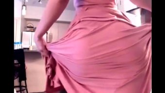 Çok Büyük: Devasa Popoların Web Kamerası Vitrini