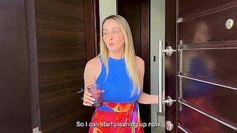 Büyük Memeli Ev Yapımı Esmer, Rol Yapma Orgazmı Yaşıyor