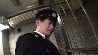 Asyalı Bebek Ria Sakurai Ev Yapımı Grup Seksine Öncülük Ediyor