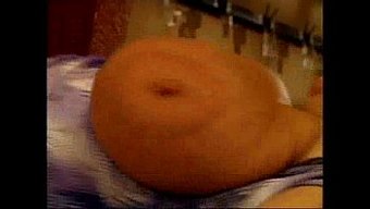 Büyük Göğüslü Dolgun Güzellik