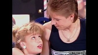 Vintage Kolej Yurdunda Bol Miktarda Ilişkiyle Romp