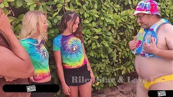 Minyon Hatunlar Riley Star Ve Laya Rae, Dean’in Aletinin Üstüne Fışkırtıyor.