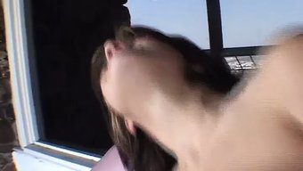 Muhteşem Bir Genç Kızın Sıkı Göt Deliğini Yalatıp Siktirmesini Izleyin, Bu Harika Videoda