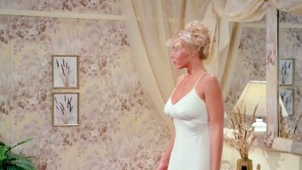 Vintage Güzellikler Yüksek Çözünürlükte: Carol Connors Ve Rhonda Jo Petty