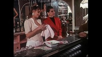 Okul Ortamında Genç El Işleri Ve Anal Oyun