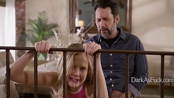 Evli Kadın, Kocasının Başka Bir Kadınla Yaptığı Eylemin Bir Parçası Olmak Ister.