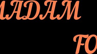 Madam Fox, Büyük Bir Dildo Ile Banyoda Sert Seksin Tadını Çıkarıyor