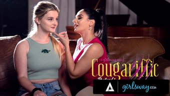 Büyük Memeli Ev Yapımı Esmer Sheena Ryder, Öğrenci Erkek Arkadaşından Yüz Oturma Ve Sik Yalama Alıyor.