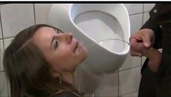 En Iyi Idrar Içecekleri Ve Yüzüne Boşalma Koleksiyonu