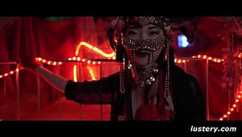 Ev Yapımı Tutku: Luna Ve James'In Vahşi Yolculuğu