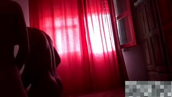 Twink, Gizli Kamerada Iki Erkek Tarafından Çıplak Sikiliyor.