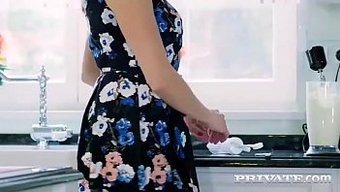 Brittany Bardot'Un Mutfak Macerası: Olgun Sarışınla Duygusal Anal Buluşma