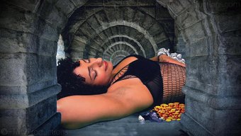 Femdom Kraliçesi Dev Kızın Krallığında Kurallar Koyuyor