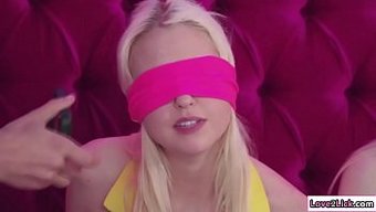 Üç Kadın Lezbiyen Seks Ve Kadın Boşalması Yapıyor