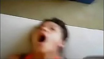 Desi Genç Kızın Erkek Arkadaşıyla Tutkulu Seks Sırasında Duygusal Inlemeleri