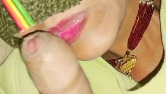 Sarkık Göğüslü Desi Bhabhi Sert Anal Ve Derin Boğaz Eylemi Alıyor