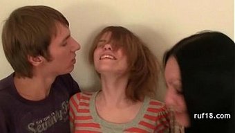 Zevk Için Eğitilmiş Genç Bdsm Itaatkar