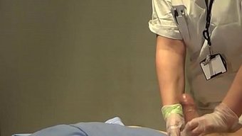 Bir Tıp Uzmanı El Işi Yapıyor