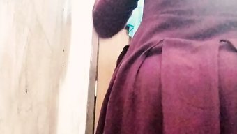 Genç Hintli Kız Anjali'Nin Kirli Konuşması Ve Orgazm Sesleri