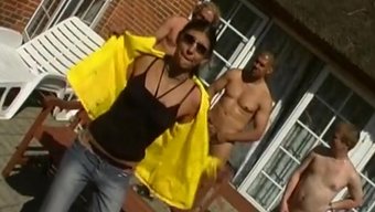 Danimarkalı Maya, 2 Erkekle Avrupalı Ve Arap Erkeklerle Üçlü Yapıyor