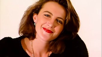 Iki Avrupalı Kadın, Tutkulu Bir Videoda Duygusallıklarını Keşfediyor